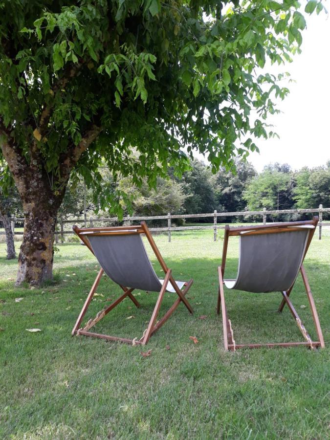 Gite Des Gravets Sigalens Esterno foto